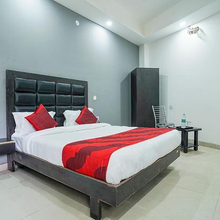 Hotel Red Snapper Couple Friendly At West Delhi New Delhi Exterior photo