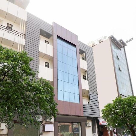 Hotel Red Snapper Couple Friendly At West Delhi New Delhi Exterior photo