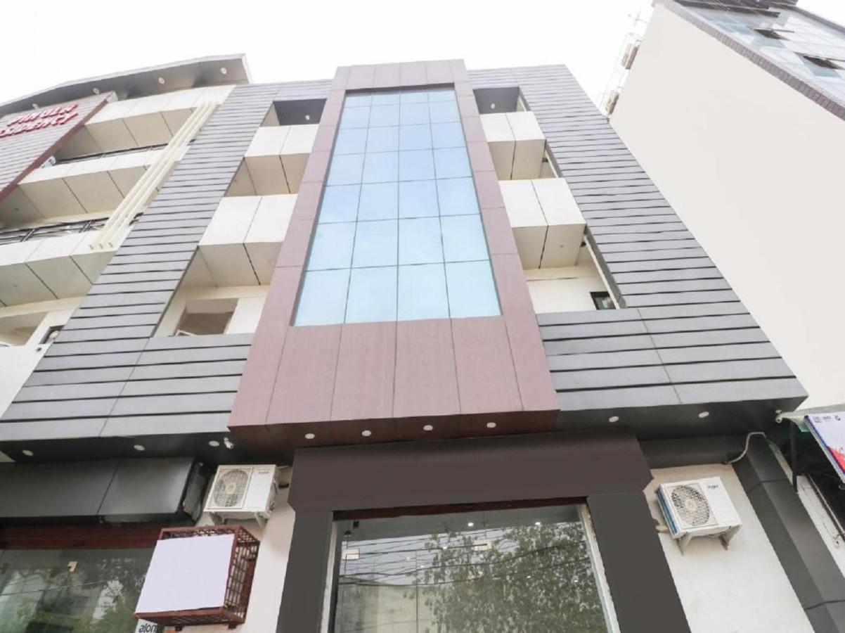 Hotel Red Snapper Couple Friendly At West Delhi New Delhi Exterior photo
